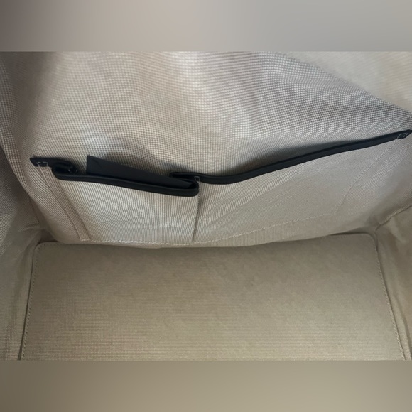 MCM FUNKY ZEBRA WEEKENDER TRAVEL BAG - Picture 10 of 16